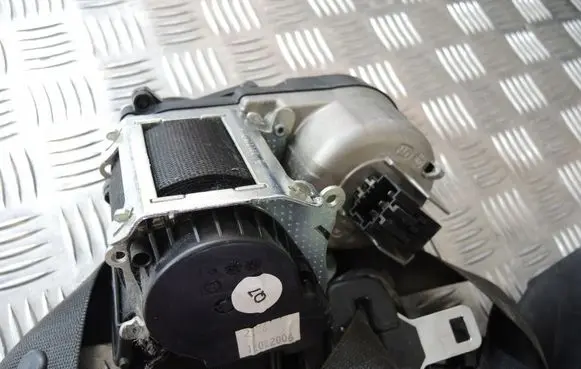 Mercedes-Benz R W251 Seat belt trim 