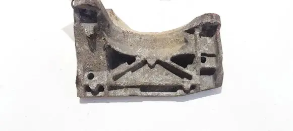 Audi A6 S6 C4 4A Engine mounting bracket 4a0199354