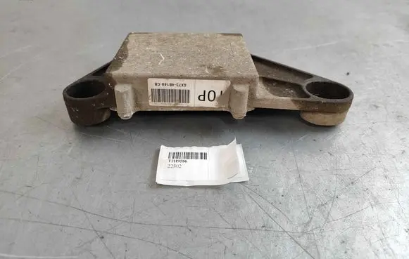 Jaguar XE Rear differential/diff mount bracket T2H9586