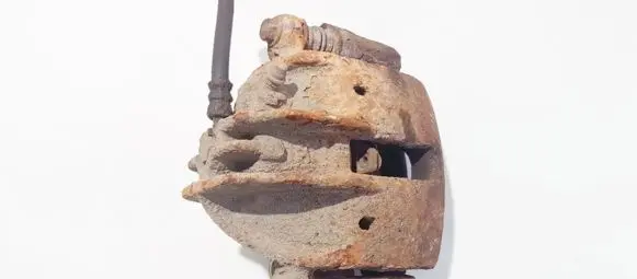 Volvo S40, V40 Front brake caliper