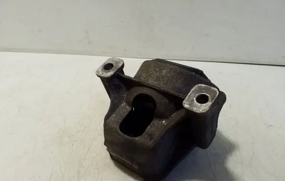 Engine mount bracket