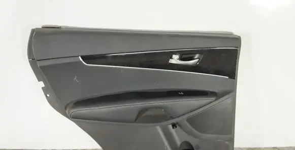 KIA Sorento Rear door card panel trim