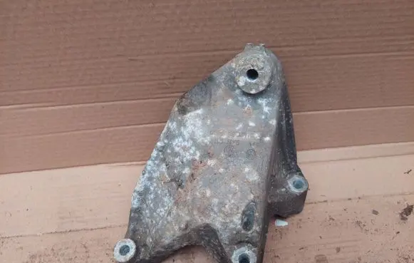 Volkswagen Crafter Engine mounting bracket 03L199308