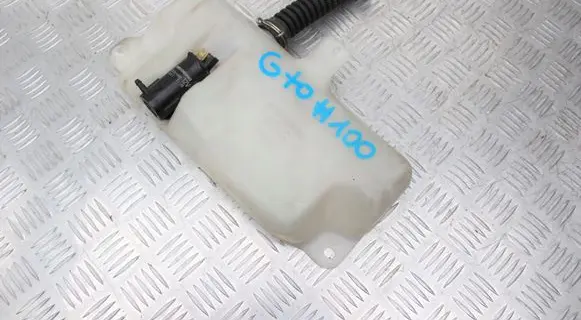 Mitsubishi 3000 GT Windshield washer fluid reservoir/tank 060351-576 060210-1480