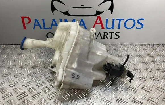 Hyundai i30 Windshield washer fluid reservoir/tank 98610A6000