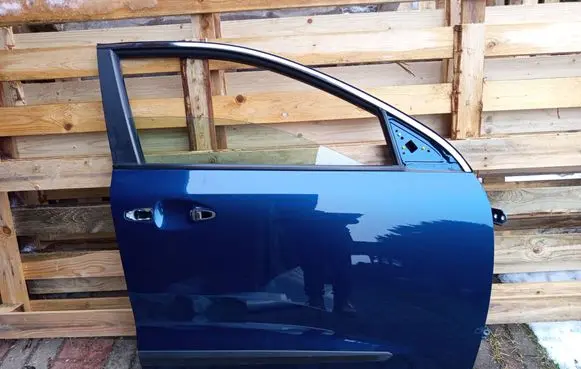 KIA Niro Front door