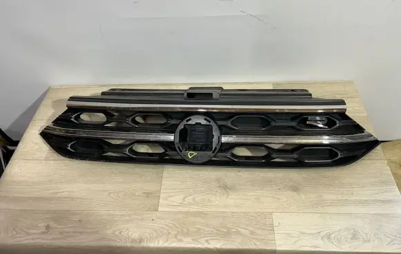 Volkswagen T-Roc Front bumper upper radiator grill 2GA853651 2GA853653H