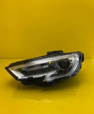 Audi A3 S3 8V Headlight/headlamp 8V0941005E