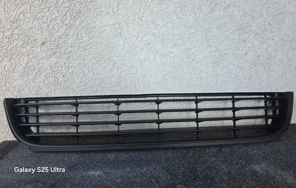 Volkswagen Golf Plus Front bumper lower grill 5M0853677D