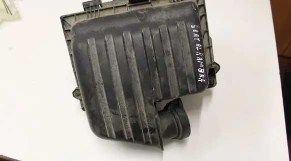 Seat Alhambra (Mk1) Air filter box