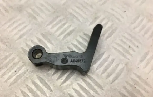 Volvo XC90 Rear door lower hinge 31424590