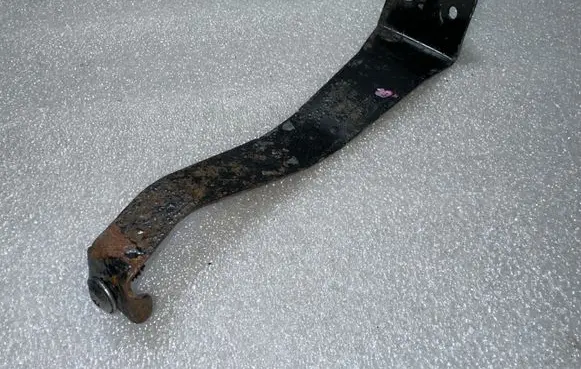 Audi A4 S4 B6 8E 8H Front splash guards bracket 8E0802417