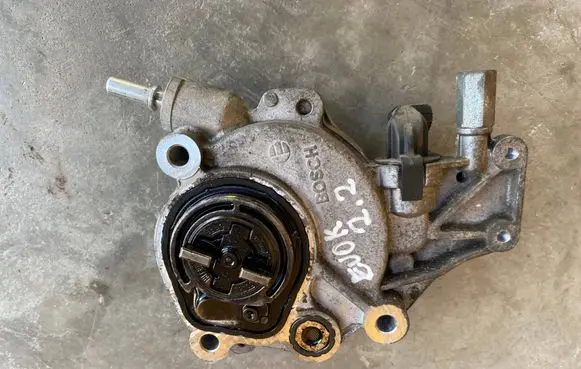 Land Rover Range Rover Evoque L538 Vacuum pump ZZ007 YL81210
