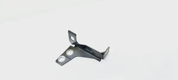 Porsche Cayenne (9PA) Fender mounting bracket 7L5805610B