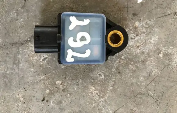 KIA Ceed Airbag deployment crash/impact sensor 959202H000 2HHBBXYYME4197