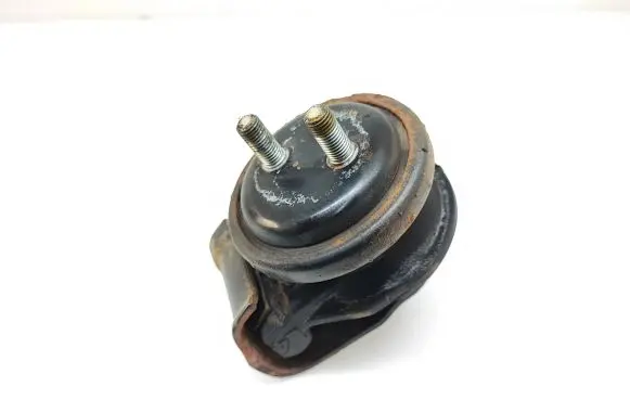 Suzuki Grand Vitara II Engine mount bracket