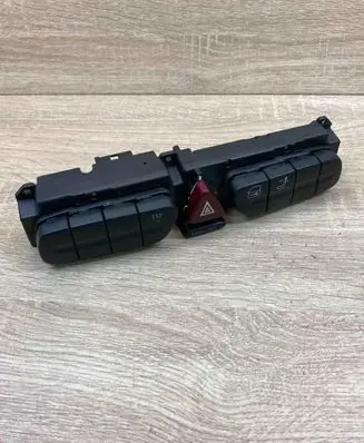 Mercedes-Benz C W203 Hazard light switch 2038203710 3306010102