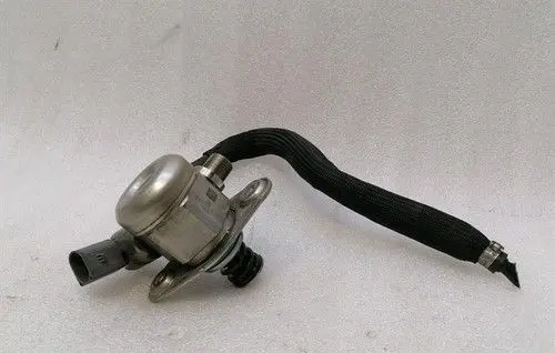 Mercedes-Benz A W176 Mechanical fuel pump A1330700001
