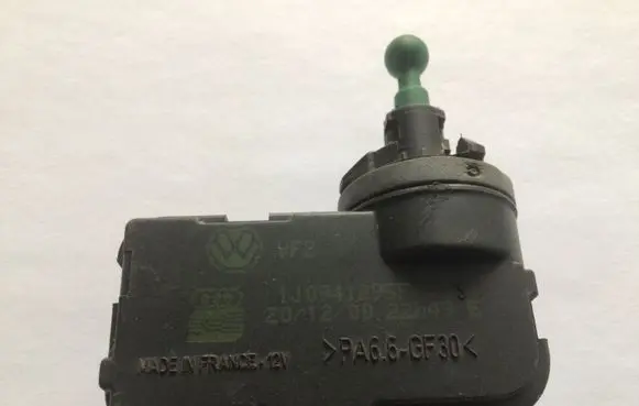 Audi A4 S4 B5 8D Headlight level adjustment motor 1J0941295F