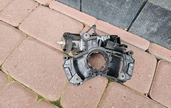 Steering wheel lock