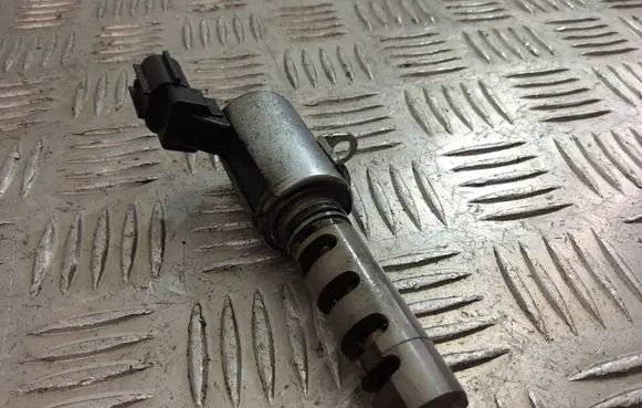 Lexus GS 300 350 430 450H Camshaft vanos timing valve 1533031020