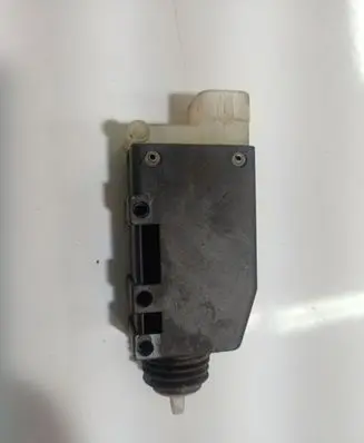 Opel Omega B2 Central locking motor 605329