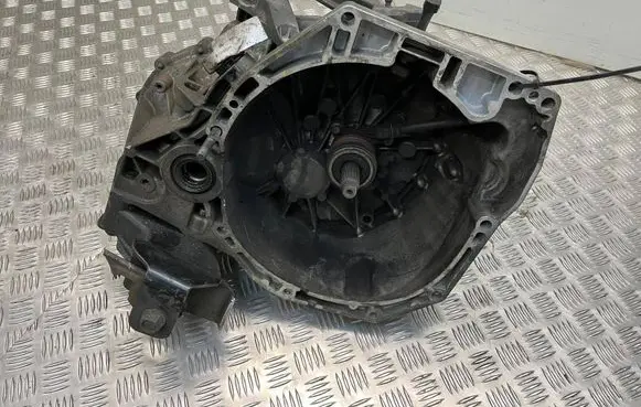 Nissan Qashqai Manual 6 speed gearbox 328968611R B049922
