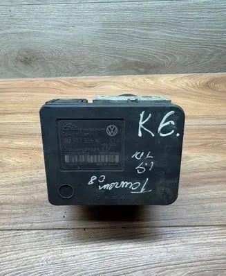 Volkswagen Touran I ABS Pump 1K0907379AC 10096003593 00005305L