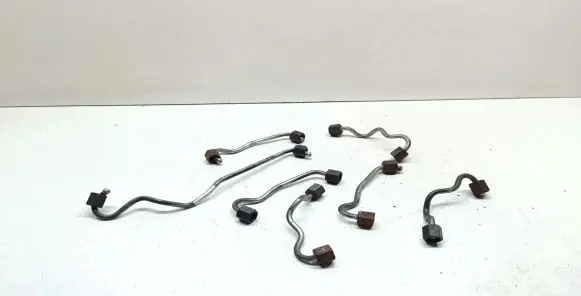 BMW 3 E90 E91 Fuel injector supply line/pipe 