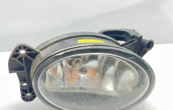 Mercedes-Benz E W211 Front fog light A1698201556