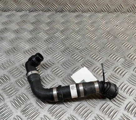 BMW 5 G60 Engine coolant pipe/hose 8490276