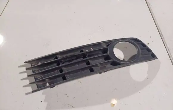 Audi A4 S4 B6 8E 8H Front bumper lower grill 8E0807682A