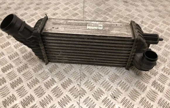 Citroen DS5 Intercooler radiator 9674720580