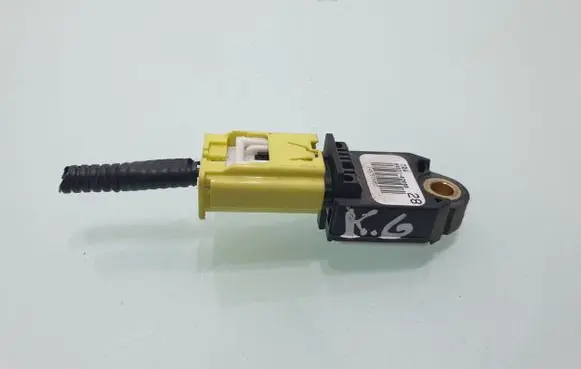Toyota Auris 150 Airbag deployment crash/impact sensor 8983102080