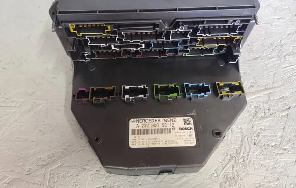 Mercedes-Benz C W204 SAM control unit A2129005812 A2129015104 A2129025505