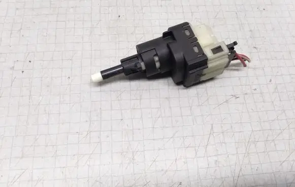 Audi A4 S4 B6 8E 8H Brake pedal sensor switch 1K2945511