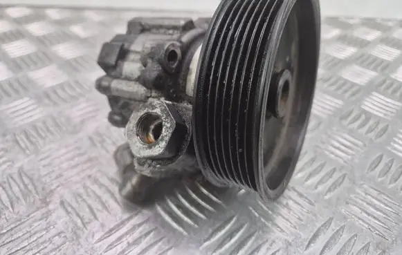 Mercedes-Benz E W211 Power steering pump A0054660201 7693955244