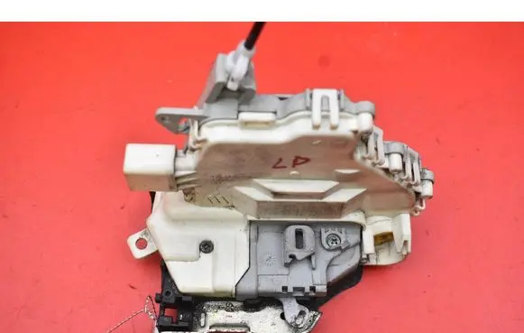 Audi A4 S4 B8 8K Front door lock 8J1837015C