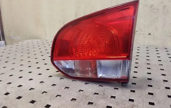 Volkswagen Golf VI Tailgate rear/tail lights 89090386R 5K0945108