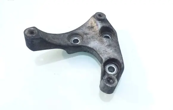 Opel Astra H Engine mounting bracket 8980055390