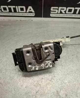 Mercedes-Benz Sprinter W906 Front door lock A9067200035 ZGS009