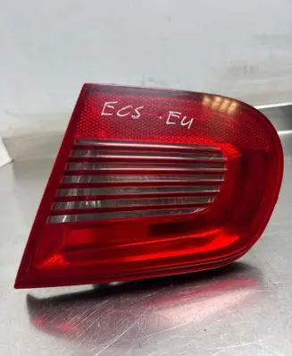 Tailgate rear/tail lights