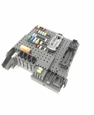 Volvo XC90 Fuse module 30728512