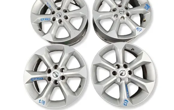 Nissan Navara D40 R17 alloy rim 