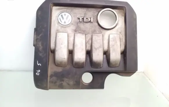 Volkswagen PASSAT B6 Engine cover (trim) 03G103925AN 03G103925BR