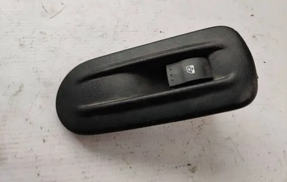 Renault Master II Electric window control switch 8200206603 33385X