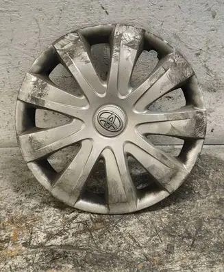 Toyota Yaris R15 wheel hub/cap/trim PZ443B066300