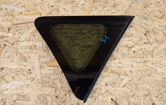 Toyota Verso-S Rear side window 62710-52180