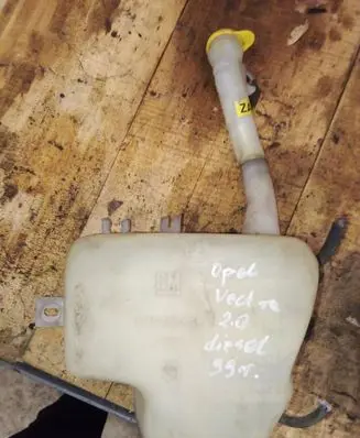 Opel Tigra B Windshield washer fluid reservoir/tank 090586631