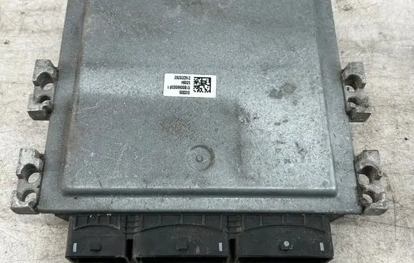 Nissan Qashqai Engine control unit/module 23710BB31A 237101449R S180067173A